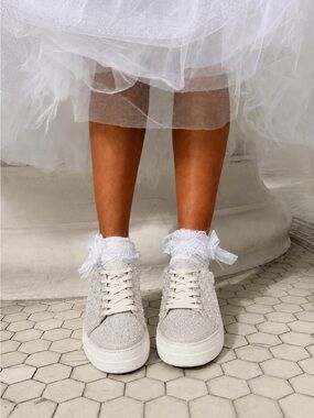 Betsey Johnson Sidny Pearl Rhinestone Platform Sneakers Size 7.5